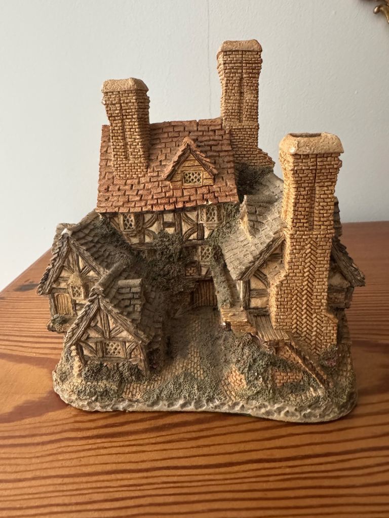 David Winter Cottages- Hertford Court- 1983- Great Britain