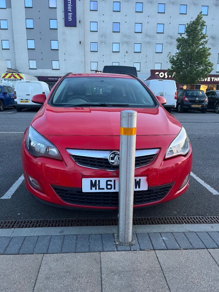 61/2012 Vauxhall Astra 1.6 petrol TOURER EXCLUSIVE ESTATE 
