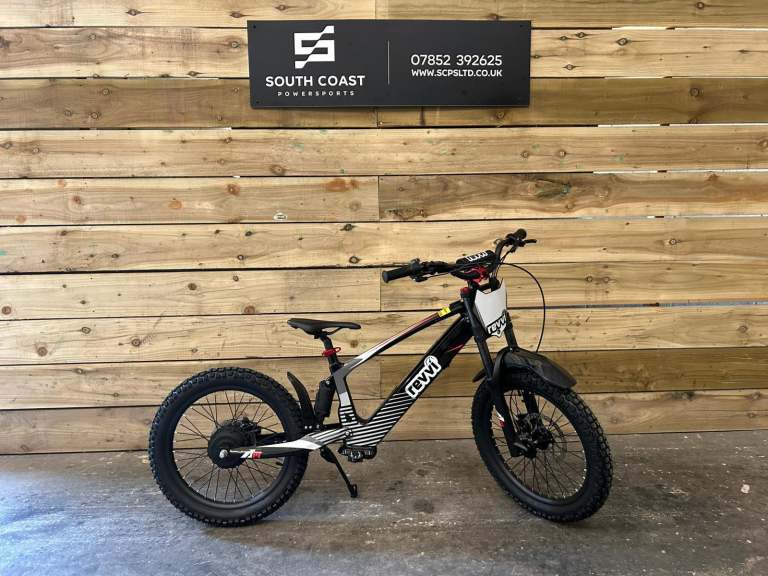 REVVI 20" BRAND NEW KIDS BALANCE BIKE 