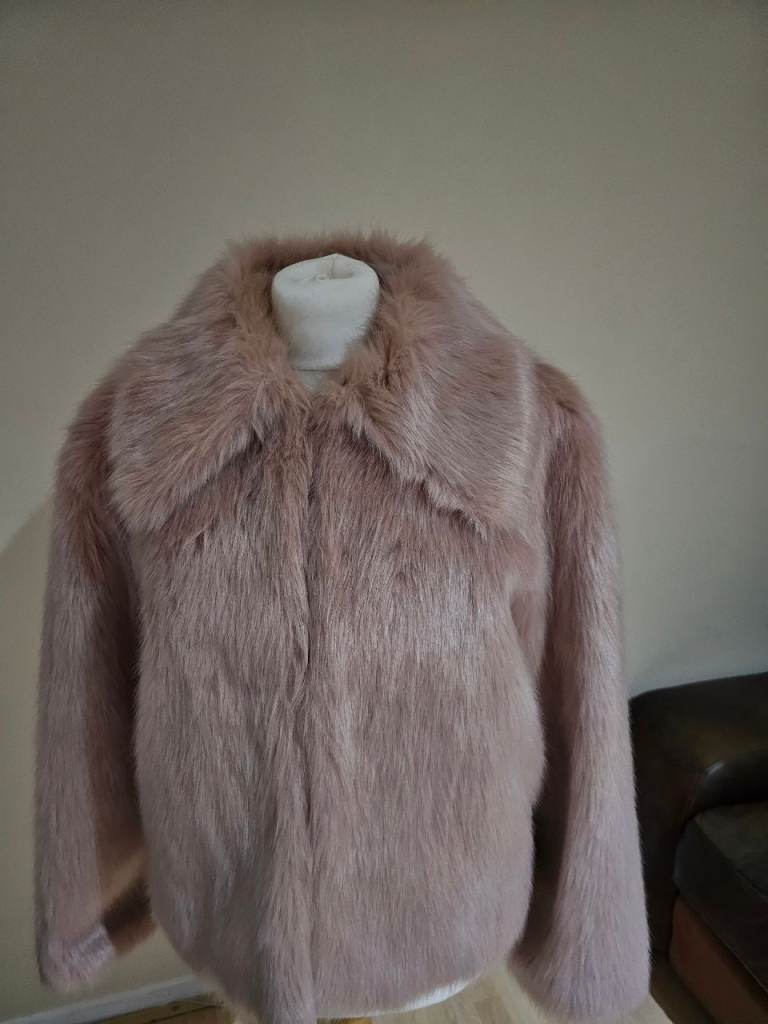 Lightly Used Pastel Pink Faux Fur Cropped Coat – UK Size 12 - Dry Cleaned
