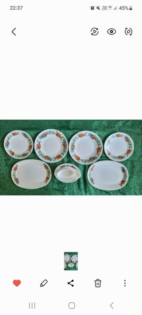 Vintage Pyrex Dishes