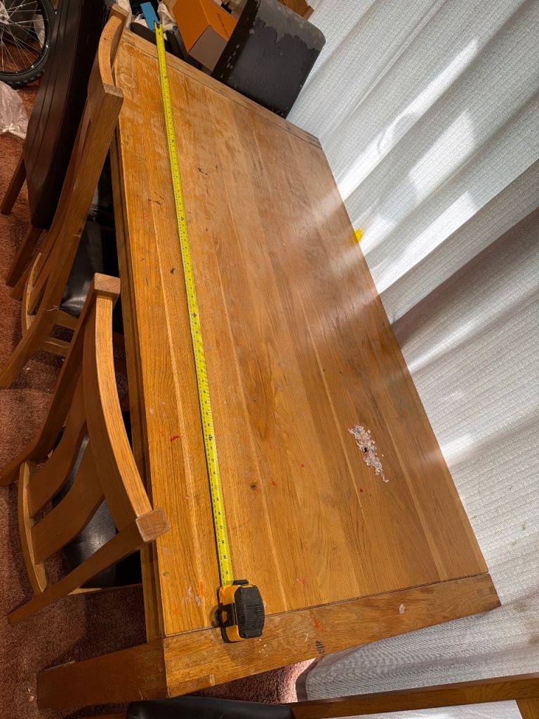 Dining table and 6 chairs 