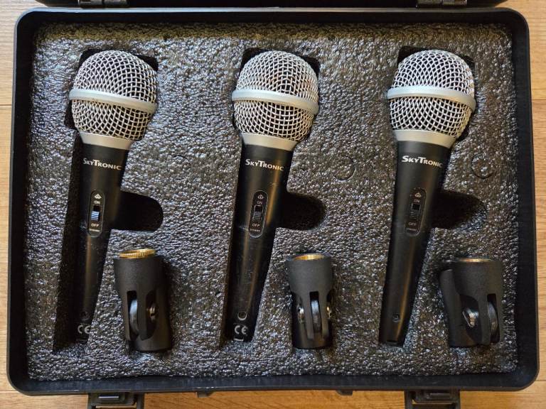 Skytronic Dynamic Microphone set of 3 in flight case