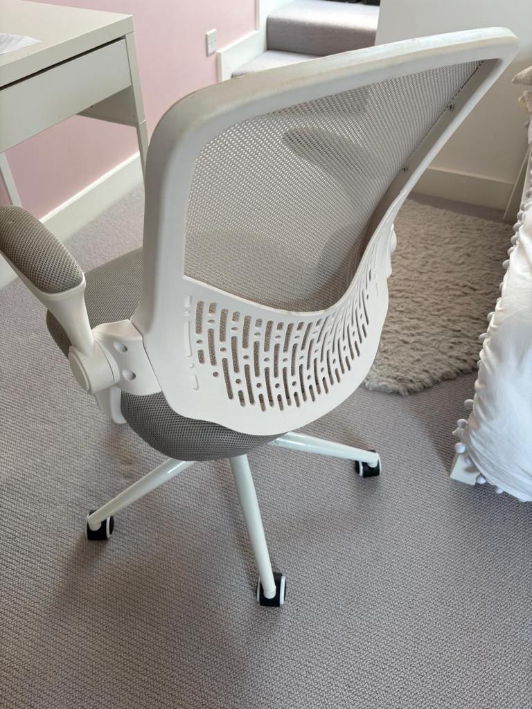 Ergonomic Desk Chaid