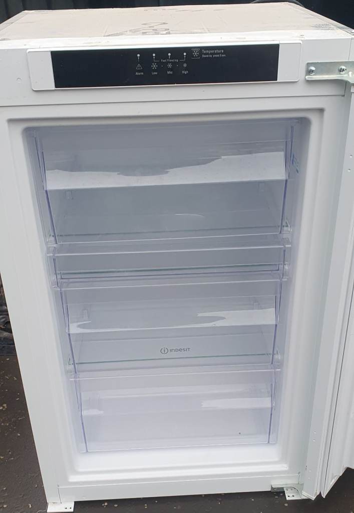 Undercounter integrated FREEZER 