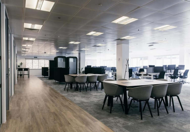 Rent Shoreditch Serviced Offices - Sizes From 75 to 86 Desks - Flexible Furnished Suites EC2A