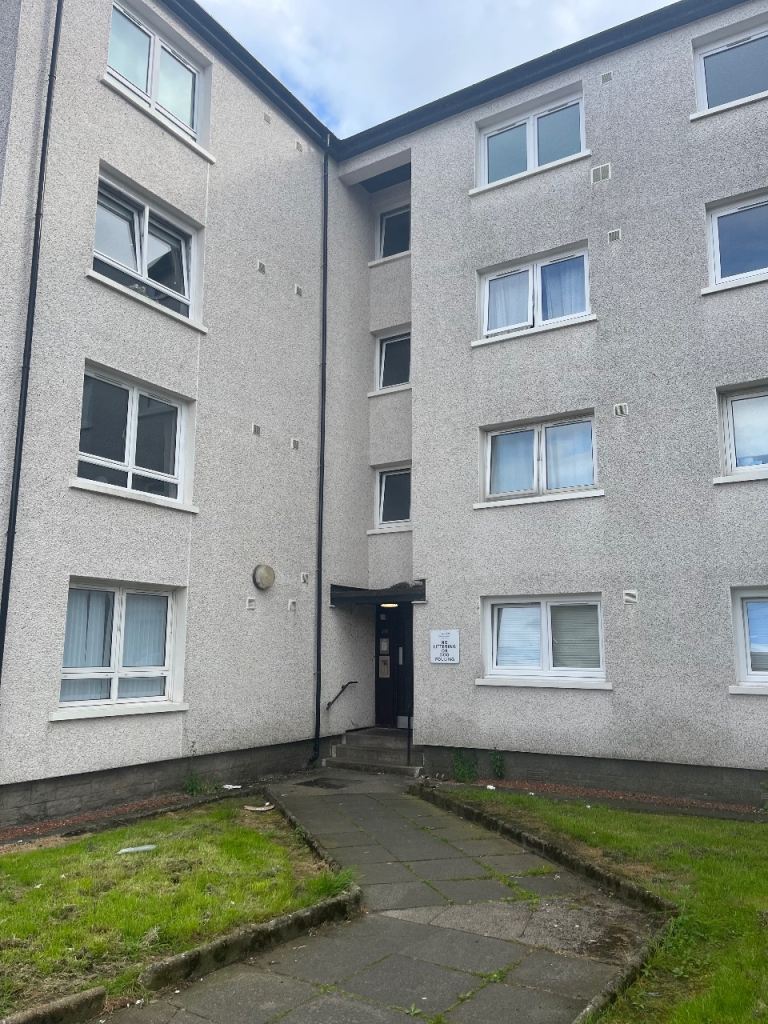 2 bedroom flat in Clydebank 