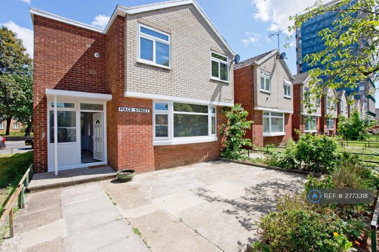 4 bedroom house in Mace Street, London, E2 (4 bed) (#2773318)
