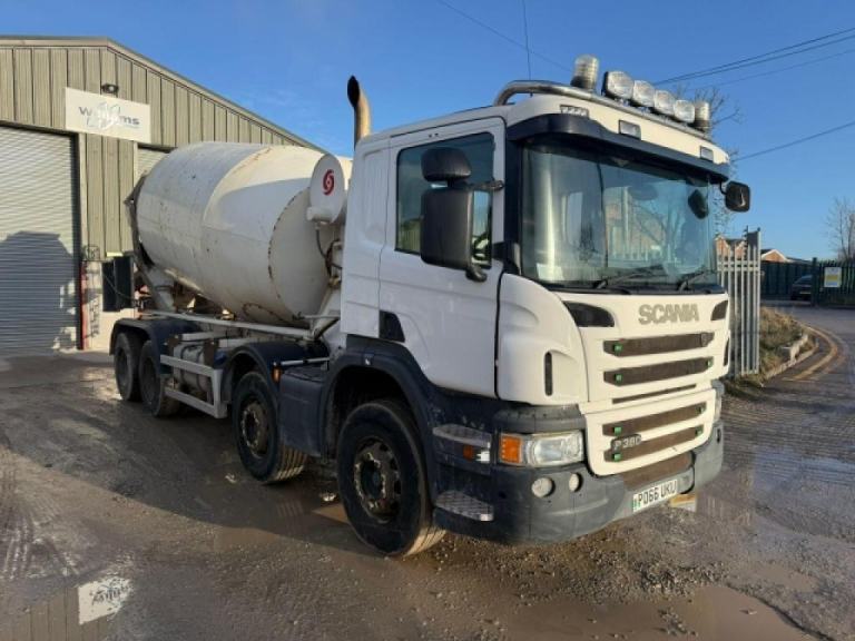 SCANIA P360 8x4 DAY CAB AUTO CONCRETE MIXER
