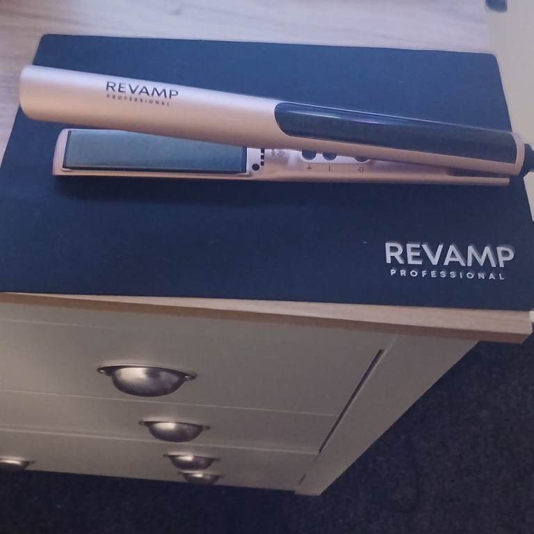 revamp gold hair straightners 
