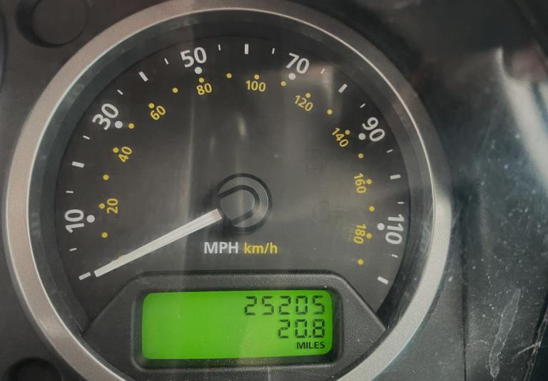  LAND ROVER DEFENDER 110 HIGH CAPACITY PICK UP - 2.2 TDCI - MANUAL - 