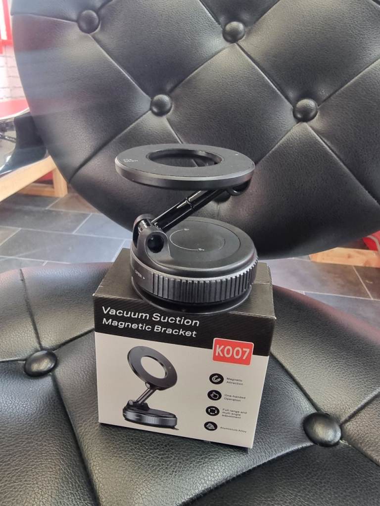 Vacuum Magnetic Suction Cup Car Phone Holder Stand Mount 360° Rotation