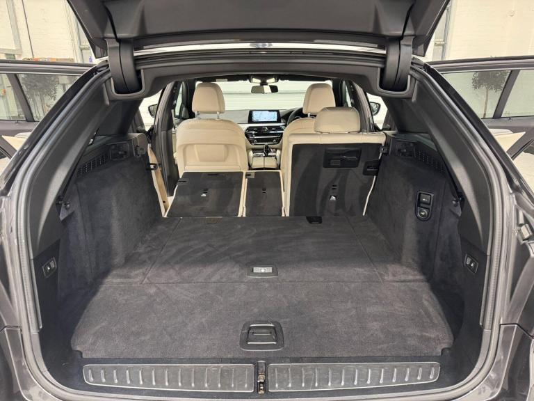  BMW 5 Series 3.0 530d M Sport Touring 5dr Diesel Auto xDrive Euro 6 (s/s) (265 ps) Diesel Automatic