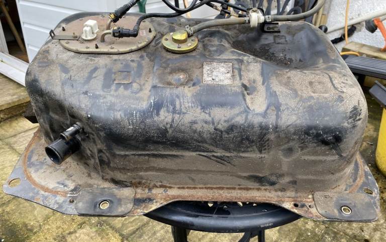 Mazda MX5 2003 mk2.5 fuel petrol tank with sender gauge 