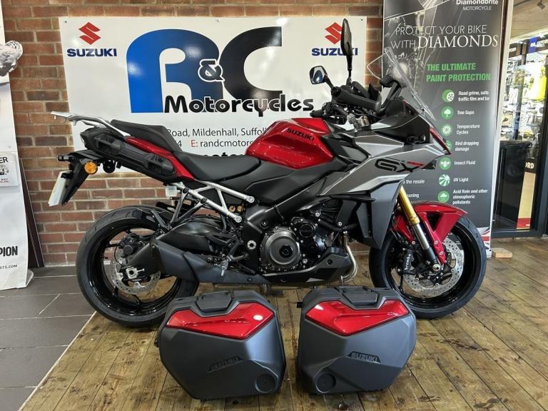 GSX-S1000GX+ Unridden Demonstrator , 0 miles, Candy Daring Red