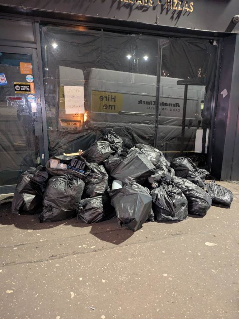 RELIABLE RUBBISH REMOVAL - BINS EMPTIED - HOUSE/GARAGE/GARDEN CLEARANCE - COUCH/MATTRESS UPLIFT 