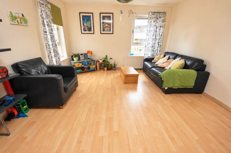 Very spacious, 2 bedroom, top floor flat near the Shore – available November
