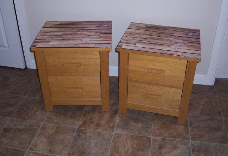 2 oak veneer bedside tables/drawers. £10 each. 