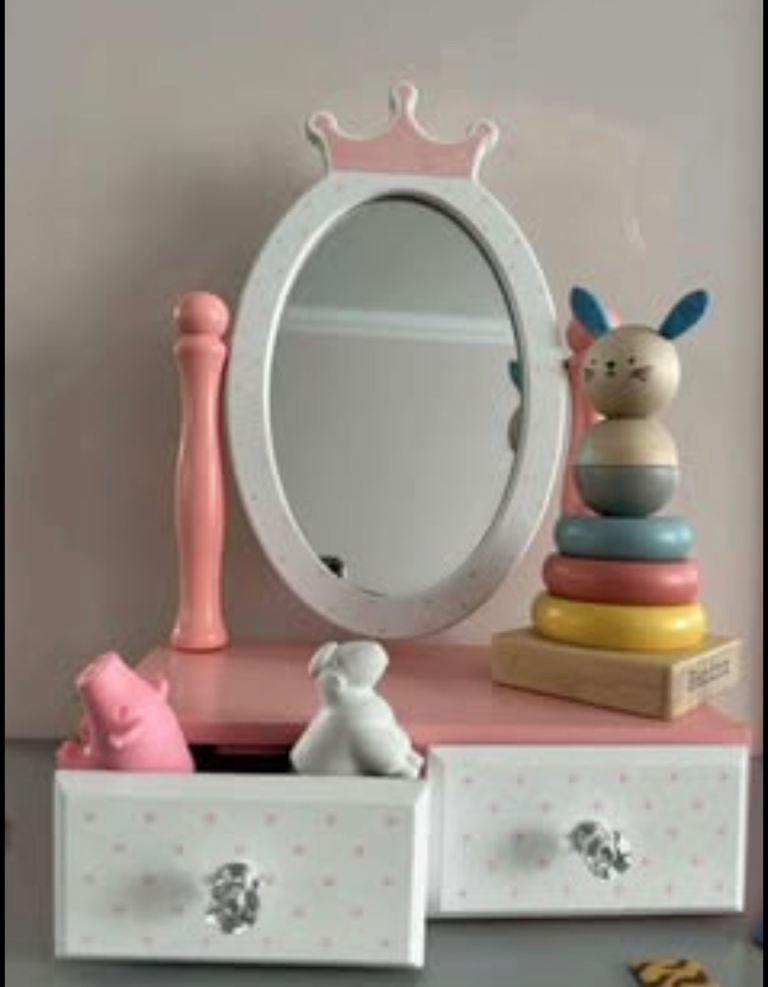 Wooden Princess Dressing Mirror/drawers