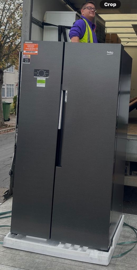 BEKO Pro HarvestFresh American-Style Fridge Freezer – Black Steel – £350
