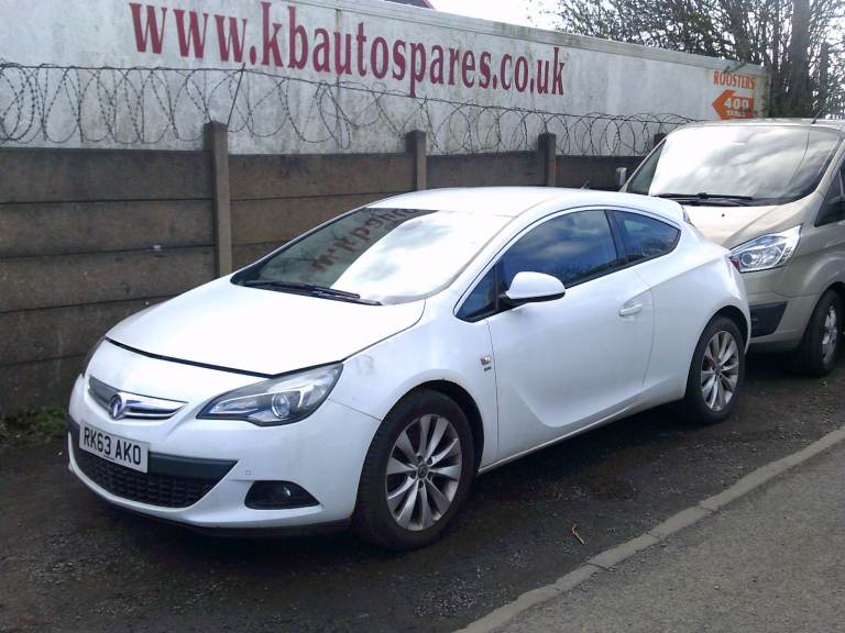 breaking for spares vauxhall astra gtc 2013 1.4 turbo