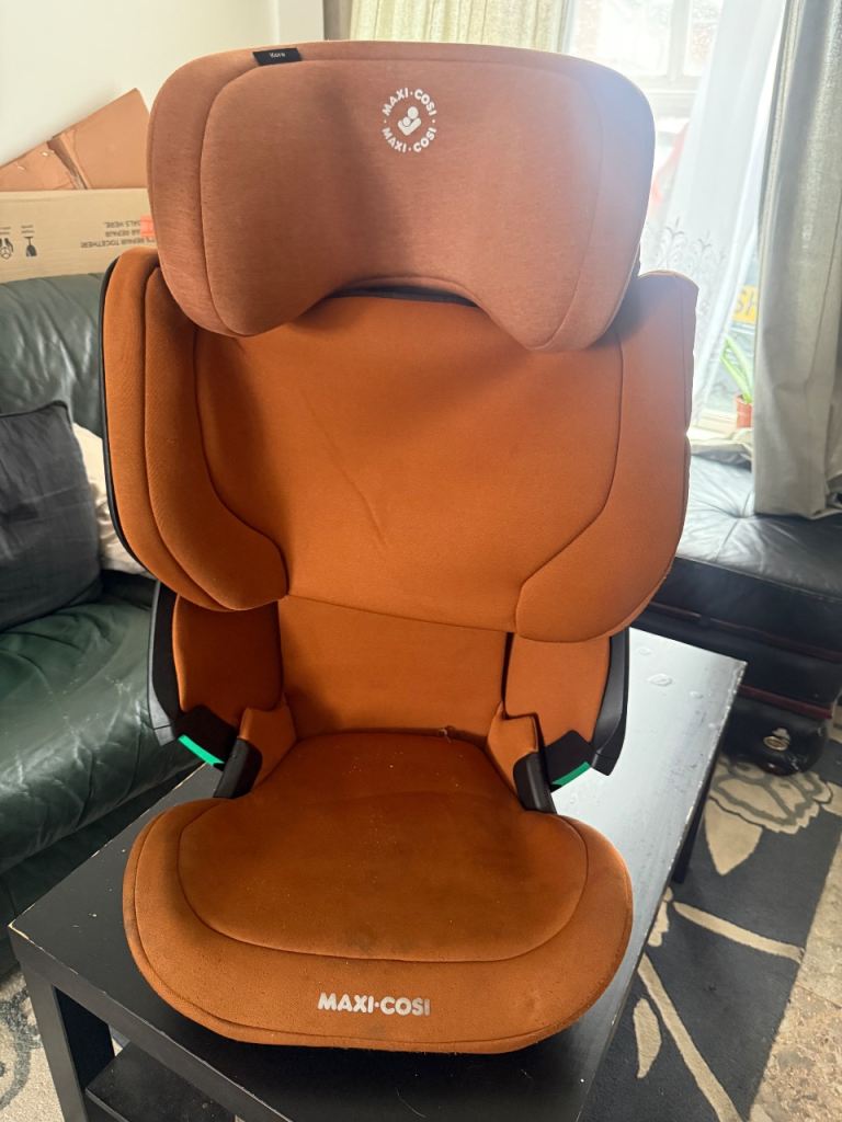 Maxi-Cosi Car Seat – Brown Fabric, Good Condition