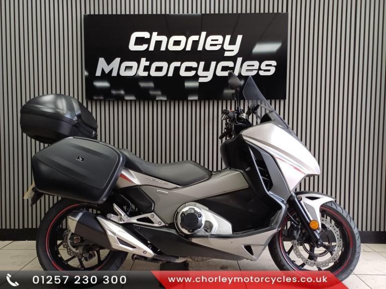 HONDA NC750 D-J INTEGRA super scooter with luggage