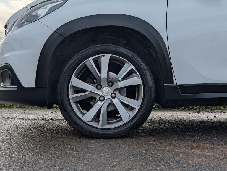 2017 Peugeot 2008 1.6 BlueHDi 100 Allure 5dr HATCHBACK DIESEL Manual