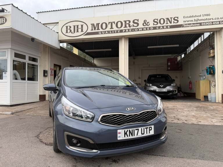 2017 Kia Ceed Kia Ceed 1.6 GDi ISG 2 5dr HATCHBACK Petrol Manual