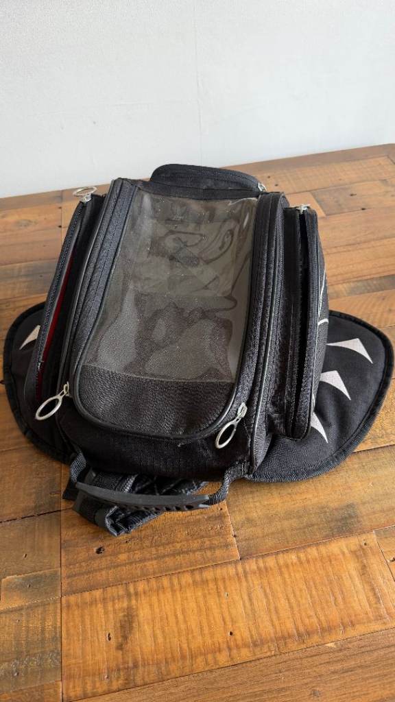 Motorbike tank bag - magnetic