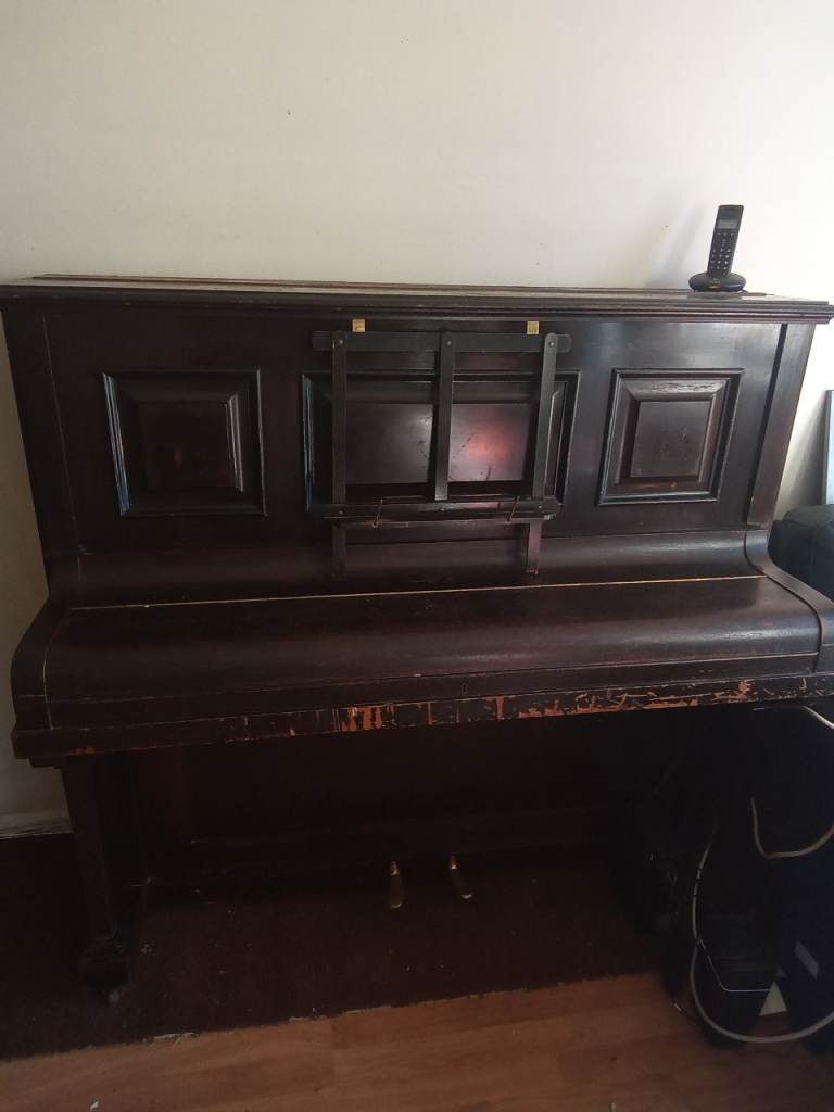 Stanley brinsmead piano 