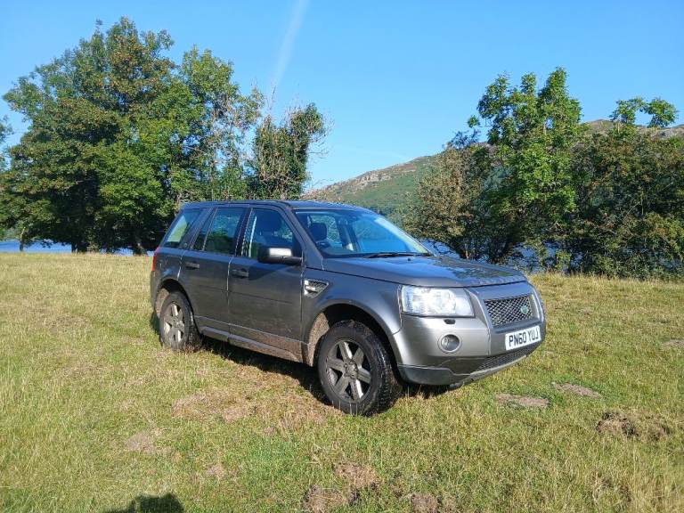 2X 2010 freelander 2's