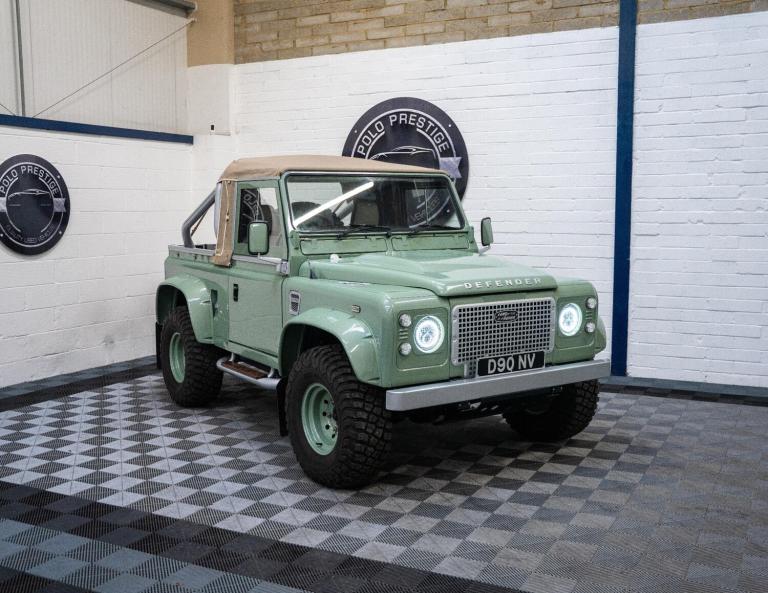 1990 Land Rover Defender 90 2.5 TD5 Pickup 2dr Diesel Manual (120 bhp) Diesel