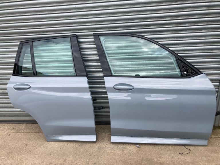 BMW X3 G01 O/S FRONT OR O/S REAR DOOR COMPLETE 