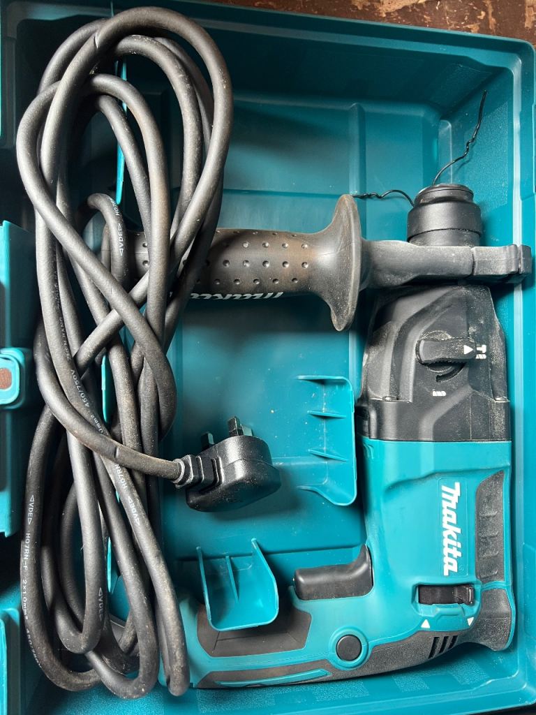 Makita HR1840 230v Drill – Used Once, As Good As New