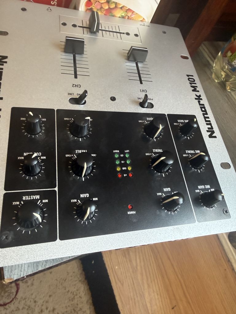 Numark M101 DJ Mixer - Turntable DJ Decks Mixer Deck Mixers