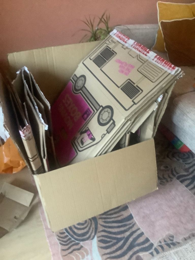 Moving boxes 3 x XL and 4 x L free 