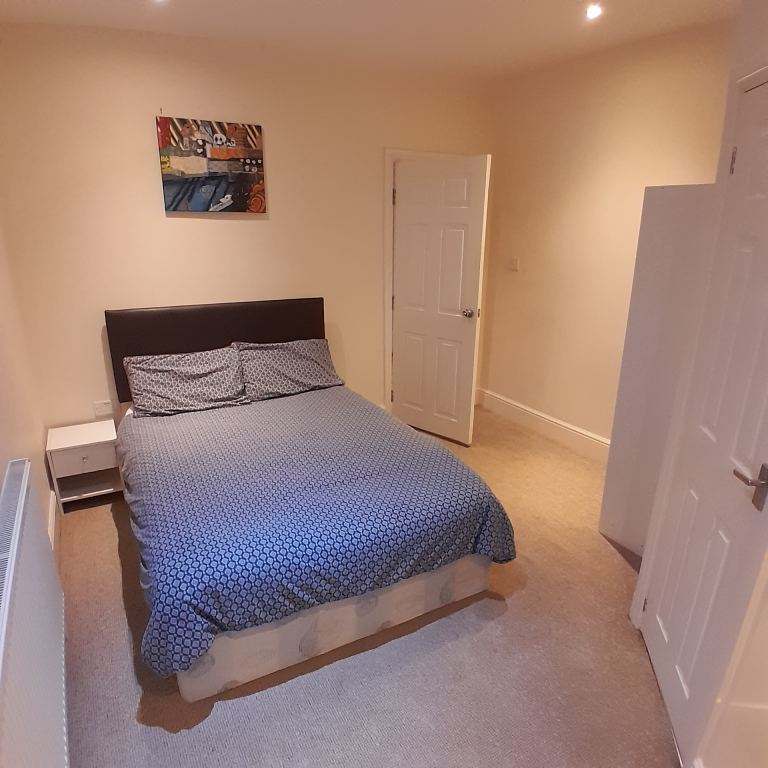 Ensuite Double Bedroom in Wirral Oxton (Bills included)
