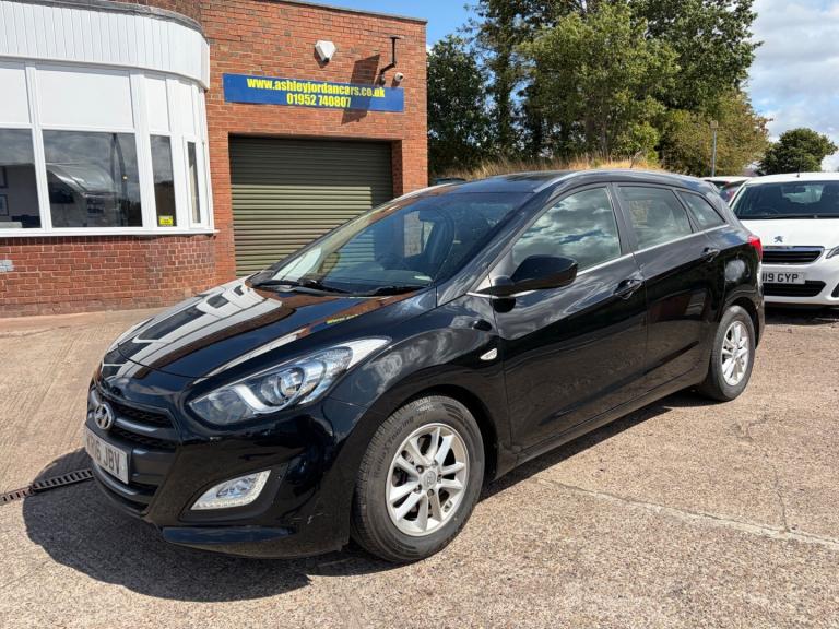Hyundai i30 1.6 CRDi Blue Drive SE 5dr 11 SERVICE STAMPS, ?20 TAX Diesel