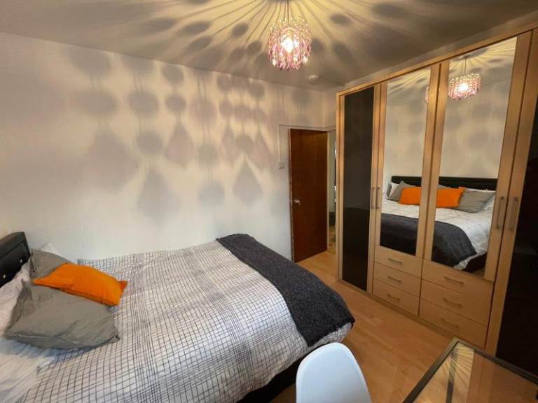 💕Perfect Living Space Available in🛌 Canary Wharf📍