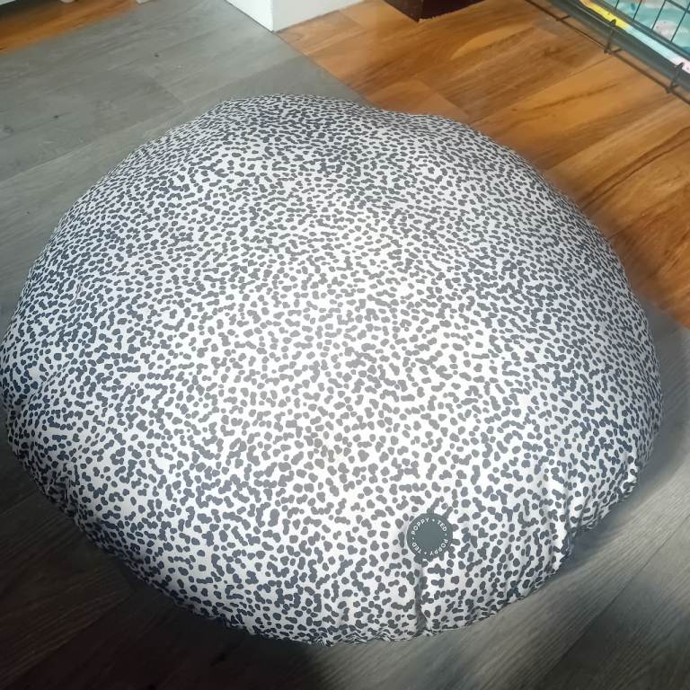 Dog bed 