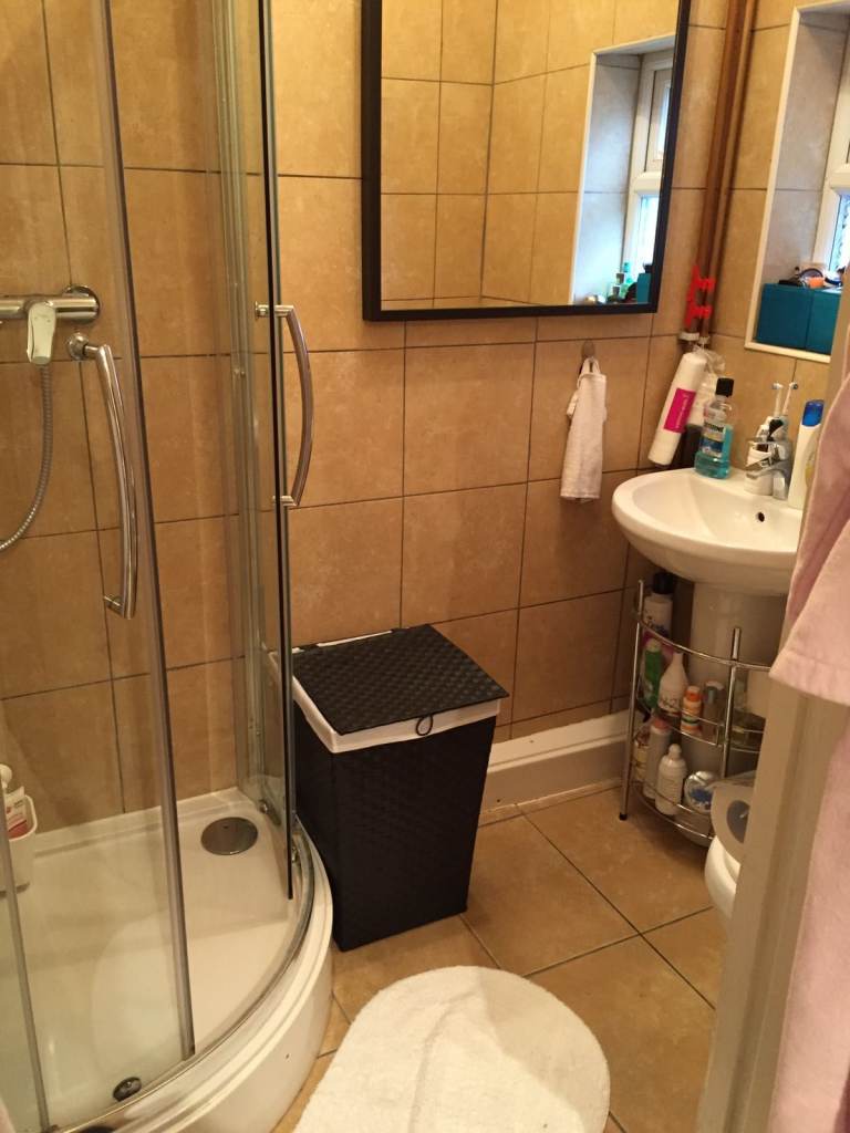 Amazing Large Studio flat. Separate kitchen&Shower rm.No sharing.£1385 all bills included