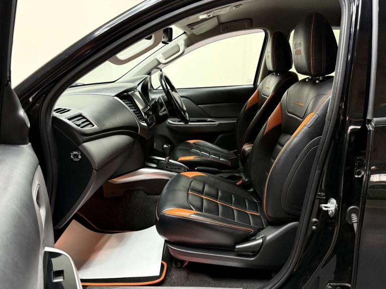 2018 Mitsubishi L200 2.4 L200 Barbarian SVP II DI-D Auto 4WD Pickup Diesel Automatic