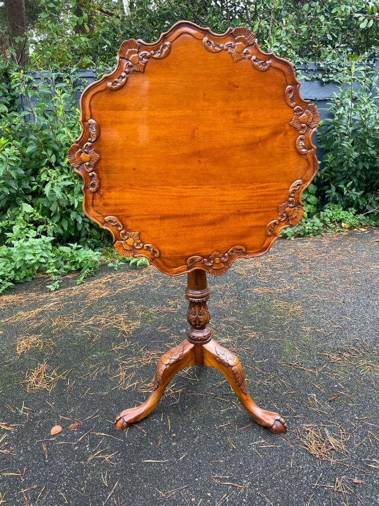 Chippendale Style Ornate Mahogany Tilt Top Tea Table. 