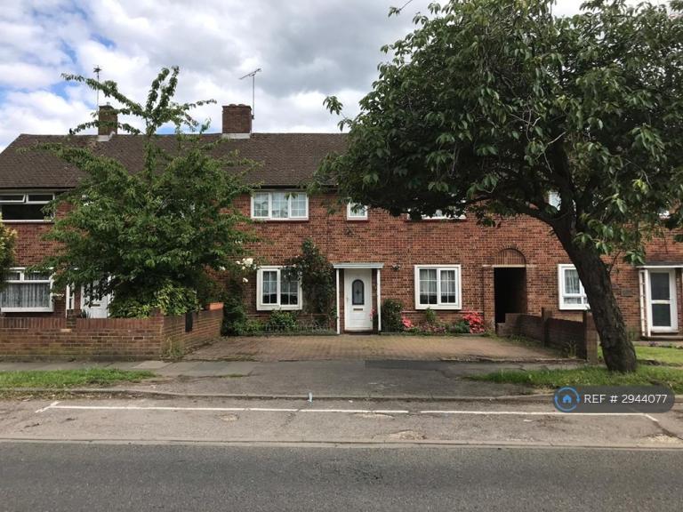 3 bedroom house in Clare Road, Staines-Upon-Thames, TW19 (3 bed) (#2944077)
