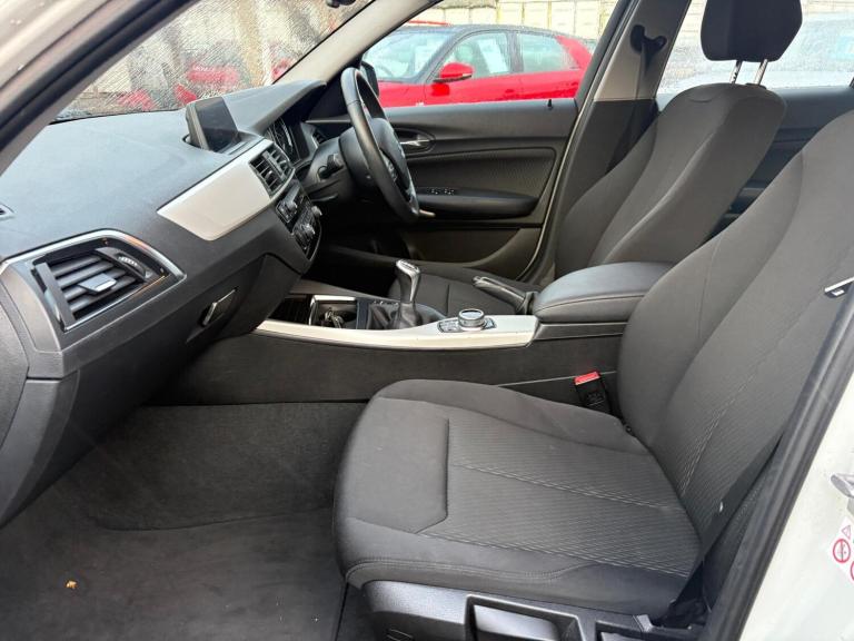 2017 BMW 1 Series 116d SE Business 5dr [Nav/Servotronic] HATCHBACK DIESEL Manual