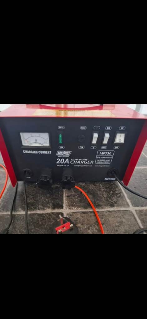 Maypole 20A Metal Battery Charger - 12V / 24V - Fast Charge / Boost - Car / Van