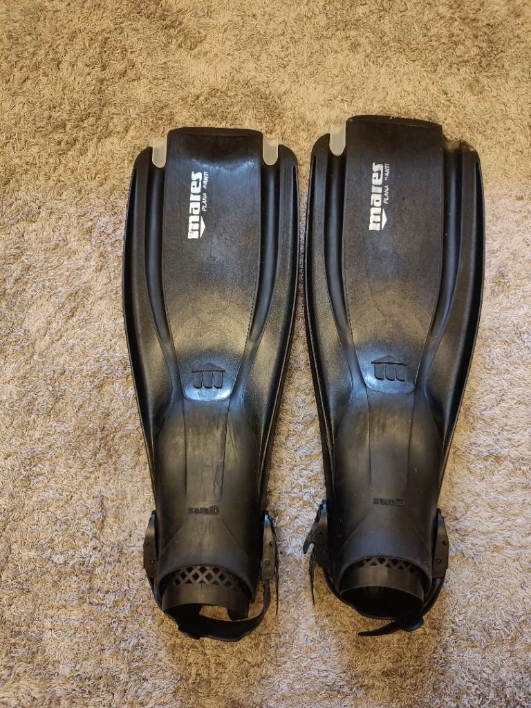 Mares spearfishing fins – size 'regular'