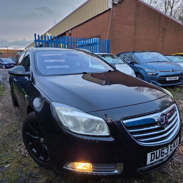 VAUXHALL INSIGNIA ESTATE HIGH END TRIM ELITE NAV EDITION 2.0 DIESEL 165 BHP LOW MILES 85k YEAR 2013