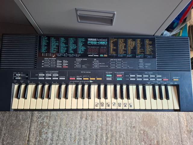 Yamaha PSS-480 Electronic Keyboard, £25.00 for Sale in Dunstable